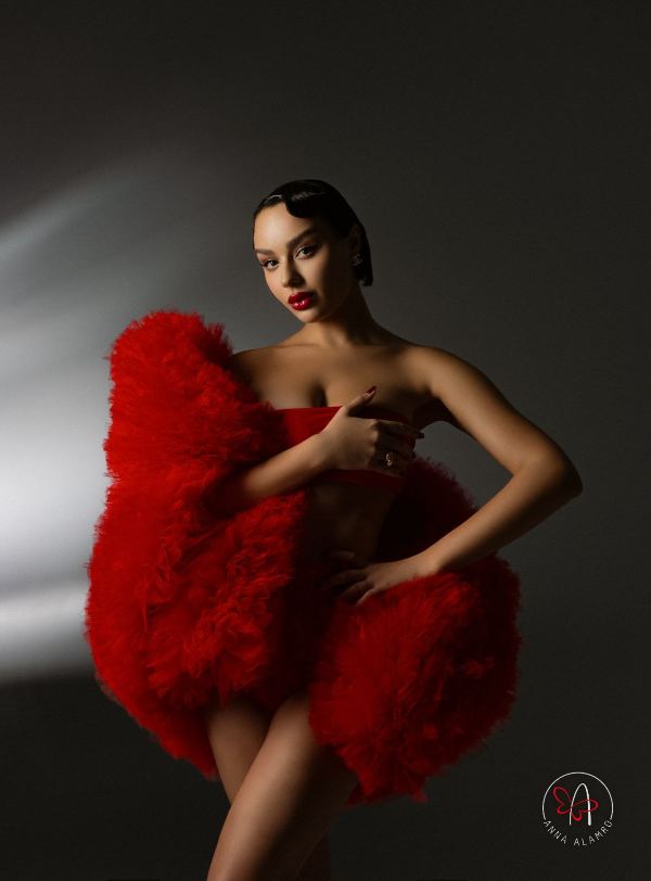 Anna Alamro, editorial photoshoot