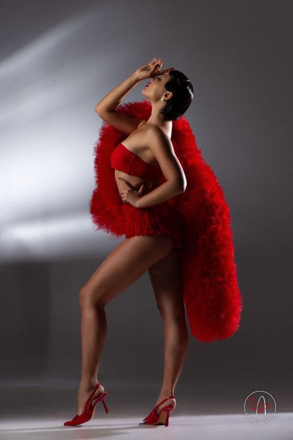 Anna Alamro, editorial photoshoot